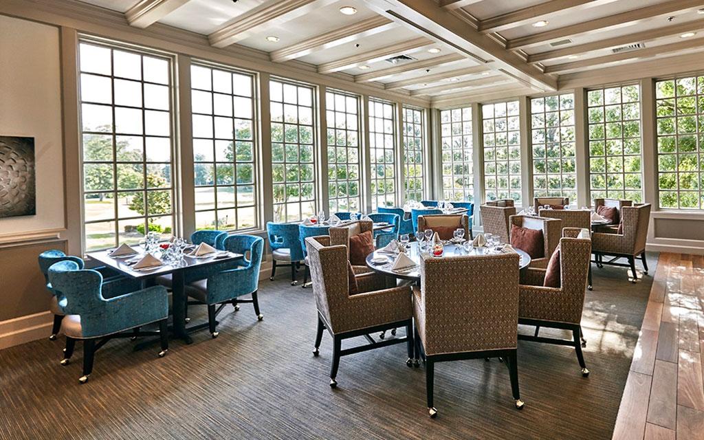 Dining at Ford's Colony Country Club
